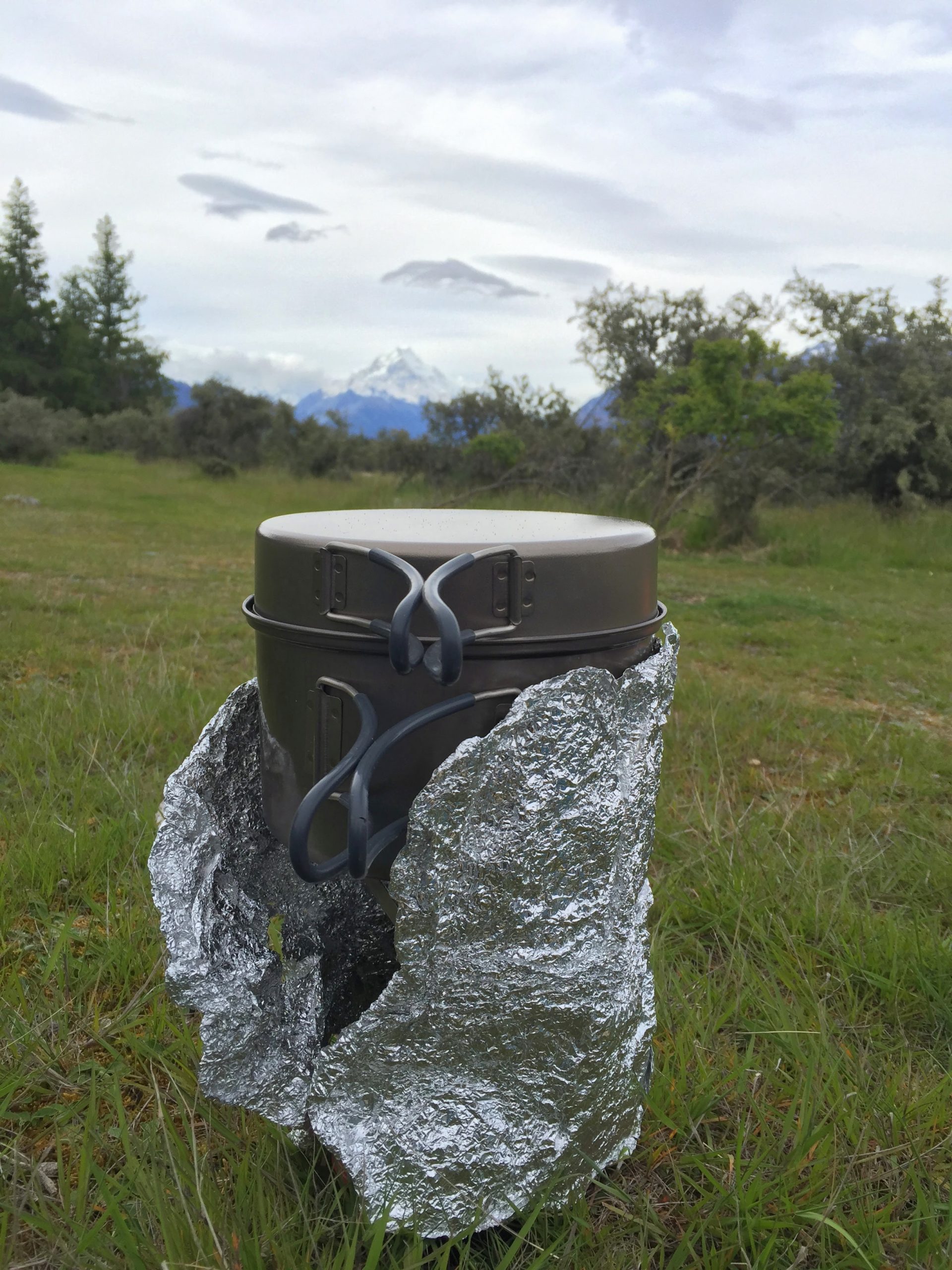 3 ways to make your backpacking fuel last longer tin foil windscreen2